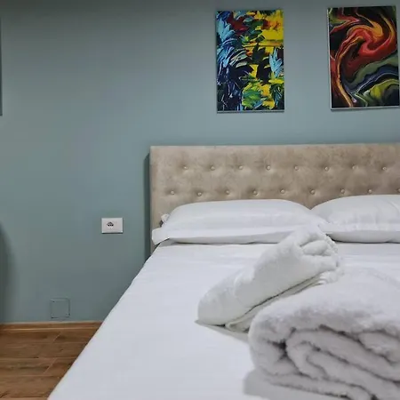 Aqua Gem Τίρανα